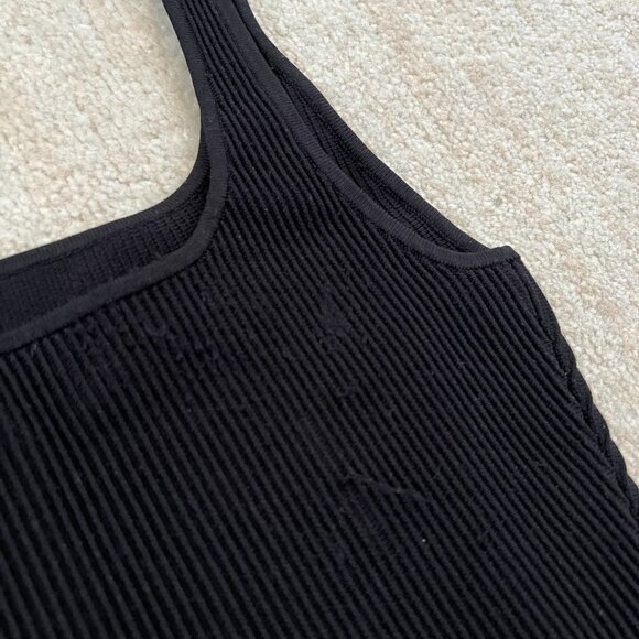 Aritzia Babaton Arjun Sculpt Knit Black Ribbed Tank Crop Top M - Picture 7 of 10